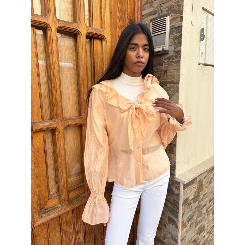 BLUSA VAPOROSA CON LAZADA
