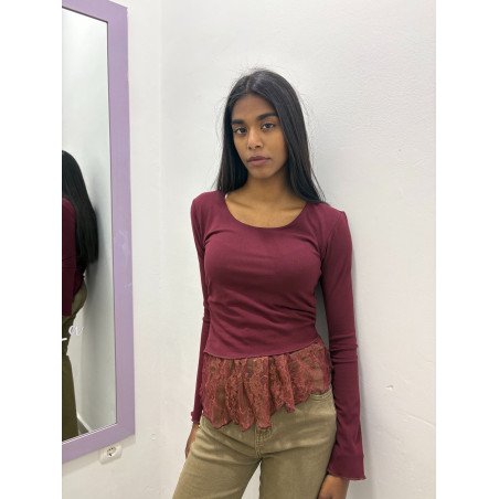 Camiseta Lace Touch - Color Granate